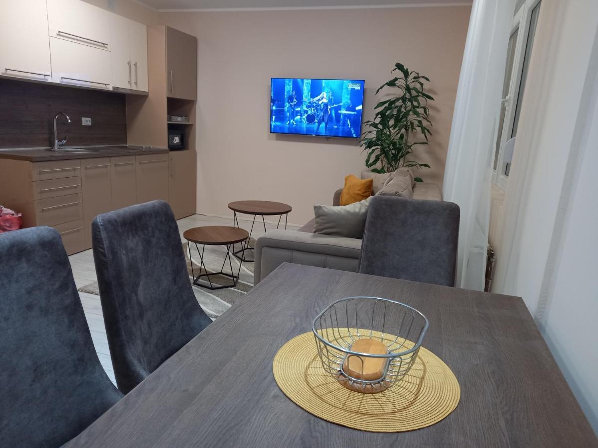 סמדרבו Leda Apartmani מראה חיצוני תמונה